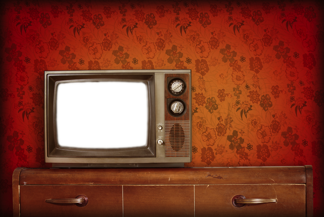 Телевизор готов. Старый телевизор. Старинный телевизор. Комната со старинным телевизором. Ретро телевизор.
